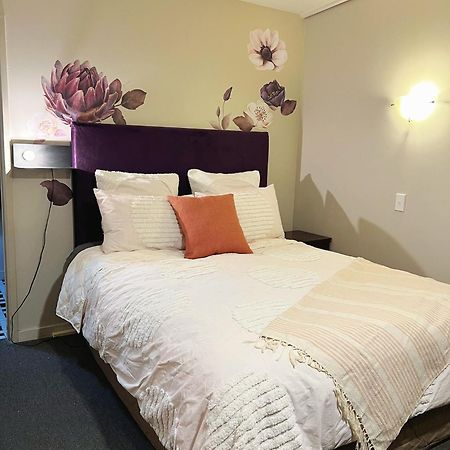 Cosy Motel Studio Apartment In Central City-Up To 2 Beds ไครสต์เชิร์ช ภายนอก รูปภาพ